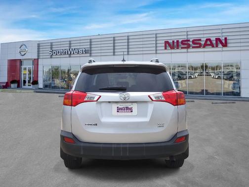 Classic Silver Metallic 2015 Toyota RAV4 XLE