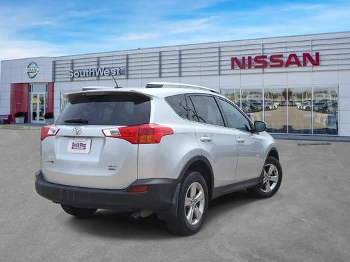 Classic Silver Metallic 2015 Toyota RAV4 XLE