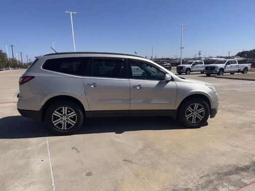 2017 Chevrolet Traverse 2LT