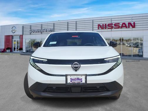 Everest White P 2026 Nissan Leaf SV+