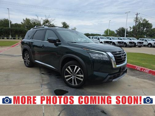 2025 Nissan Pathfinder Platinum