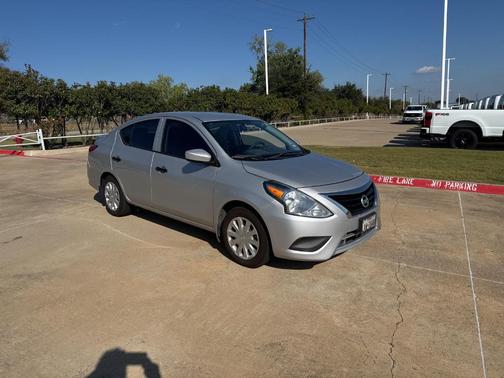 2019 Nissan Versa 1.6 S+
