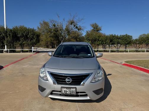 2019 Nissan Versa 1.6 S+