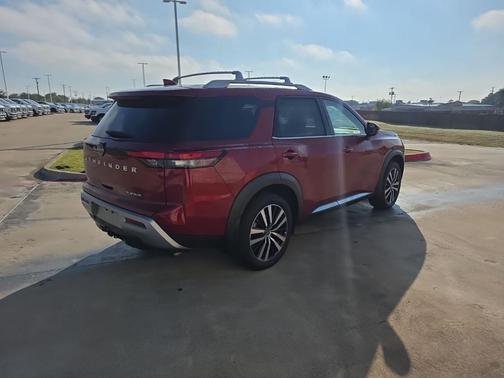 2024 Nissan Pathfinder Platinum