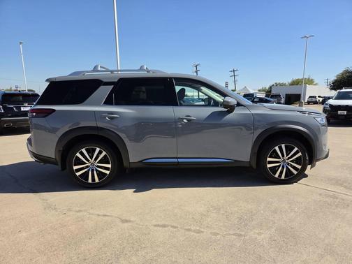 Boulder Gray Pearl 2023 Nissan Pathfinder Platinum FWD