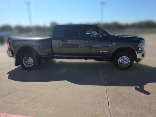Granite Crystal Metallic Clearcoat 2019 RAM 3500 Big Horn Mega Cab 4x4 6'4' Box