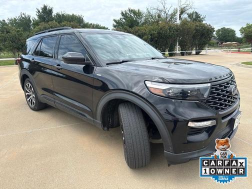 Black Metallic 2022 Ford Explorer ST-Line