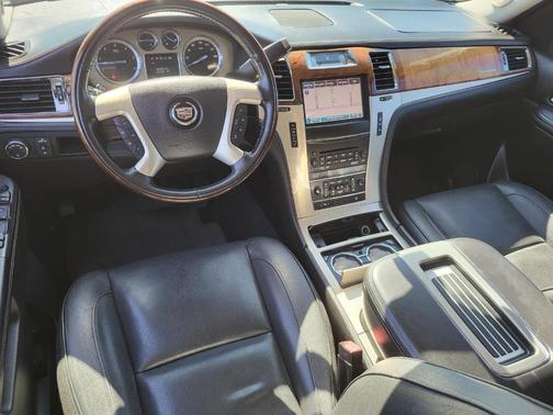 2013 Cadillac Escalade Platinum Edition