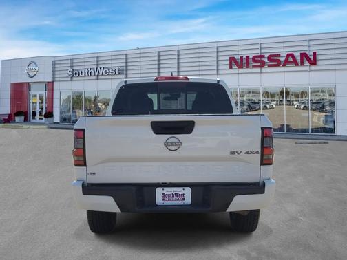 Glacier White 2022 Nissan Frontier SV