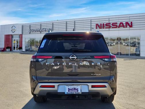 2025 Nissan Pathfinder Platinum