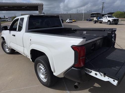 Ice 2025 Toyota Tacoma SR