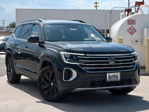 Deep Black Pearl Effect 2024 Volkswagen Atlas 2.0T SE w/Technology