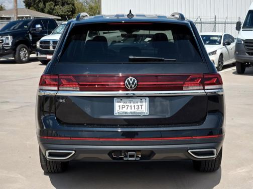 Deep Black Pearl Effect 2024 Volkswagen Atlas 2.0T SE w/Technology