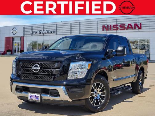 2023 Nissan Titan SV