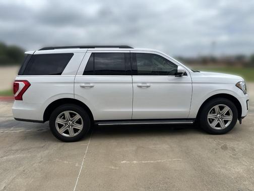 Oxford White 2019 Ford Expedition XLT