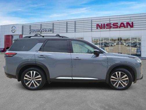 Gray 2 Tone 2022 Nissan Pathfinder Platinum