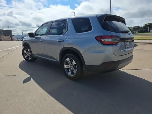 Silver 2024 Honda Pilot EX-L