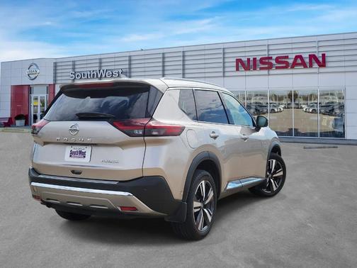 Champagne Silver 2021 Nissan Rogue Platinum