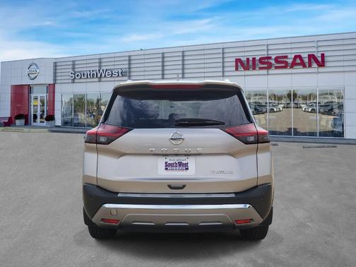 Champagne Silver 2021 Nissan Rogue Platinum