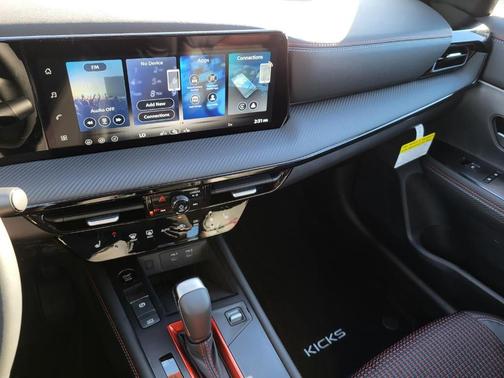 2026 Nissan Kicks SR