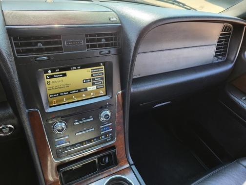 2016 Lincoln Navigator Select