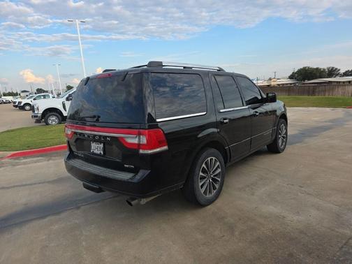 2016 Lincoln Navigator Select