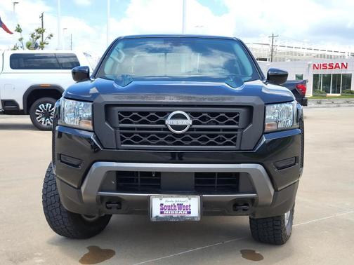 Black 2022 Nissan Frontier SV