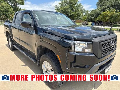 Black 2022 Nissan Frontier SV