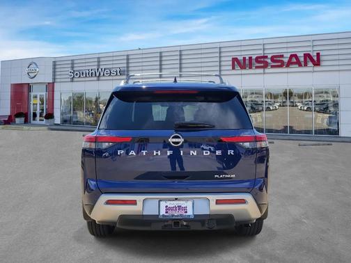 2025 Nissan Pathfinder Platinum