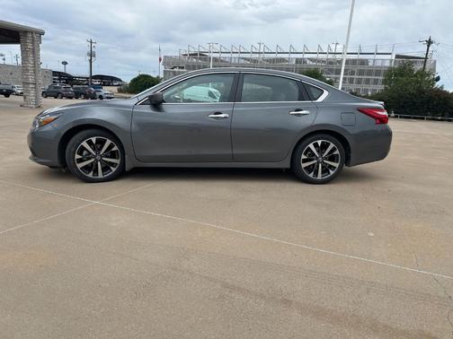 Gun Metallic 2016 Nissan Altima 3.5 SR