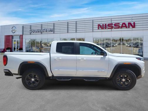 Summit White 2024 GMC Canyon Elevation