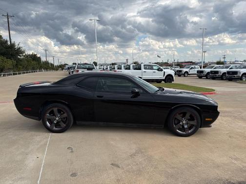 2014 Dodge Challenger SXT
