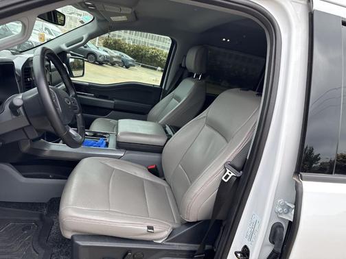 Oxford White 2023 Ford F-150 XLT