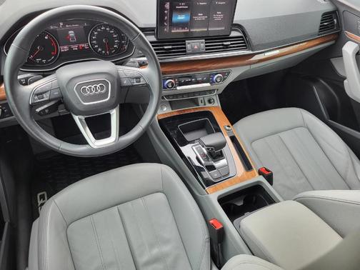 2022 Audi Q5 45 S line quattro Premium
