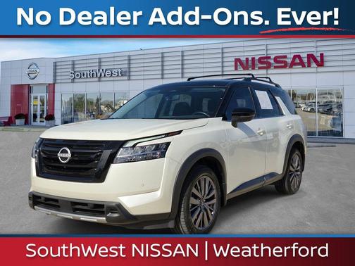 Pearl White Tricoat/Super Black 2023 Nissan Pathfinder SL FWD
