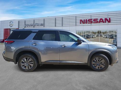 2023 Nissan Pathfinder S