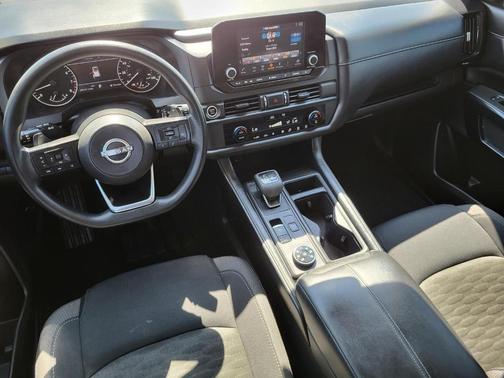 2023 Nissan Pathfinder S