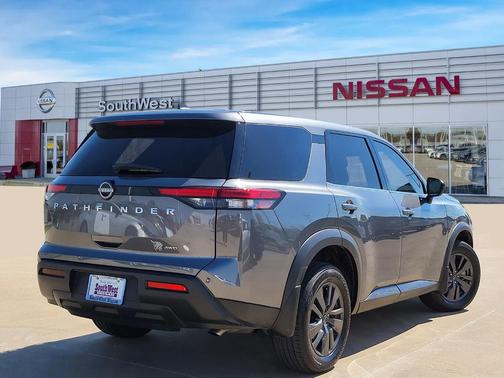 2023 Nissan Pathfinder S