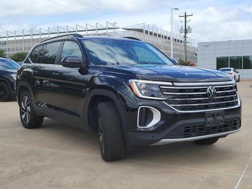 Deep Black Pearl Effect 2024 Volkswagen Atlas 2.0T SE w/Technology