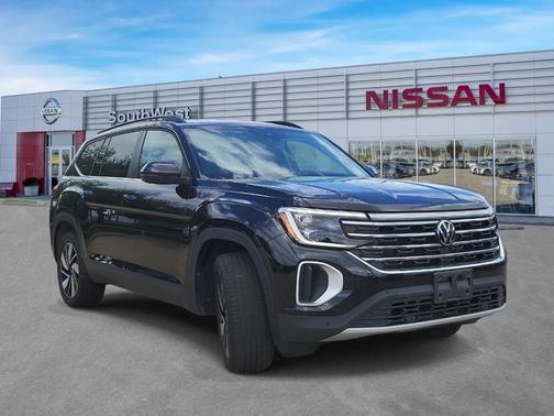 Deep Black Pearl Effect 2024 Volkswagen Atlas 2.0T SE w/Technology