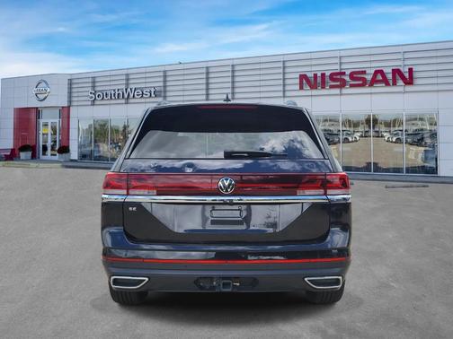 Deep Black Pearl Effect 2024 Volkswagen Atlas 2.0T SE w/Technology