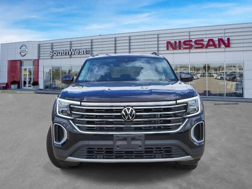Deep Black Pearl Effect 2024 Volkswagen Atlas 2.0T SE w/Technology