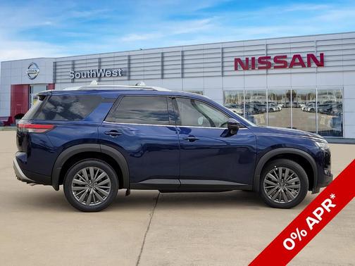 2025 Nissan Pathfinder SL