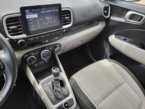 2023 Hyundai VENUE SEL
