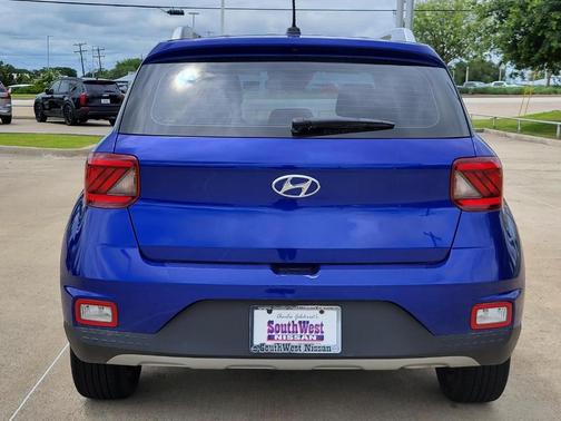 2023 Hyundai VENUE SEL