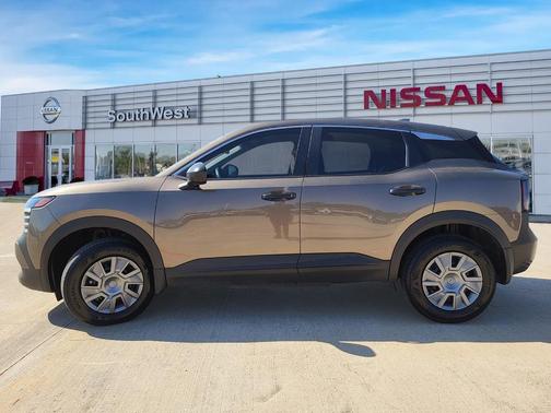 2025 Nissan Kicks S