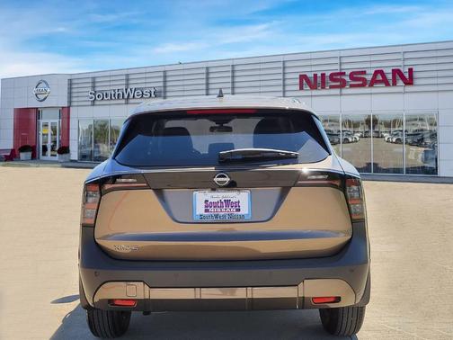 2025 Nissan Kicks S