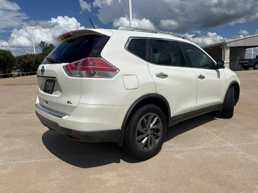 Pearl White 2016 Nissan Rogue SL