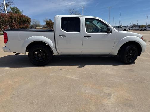 2021 Nissan Frontier SV