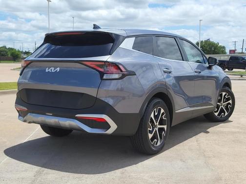 Everlasting Silver 2023 Kia Sportage EX